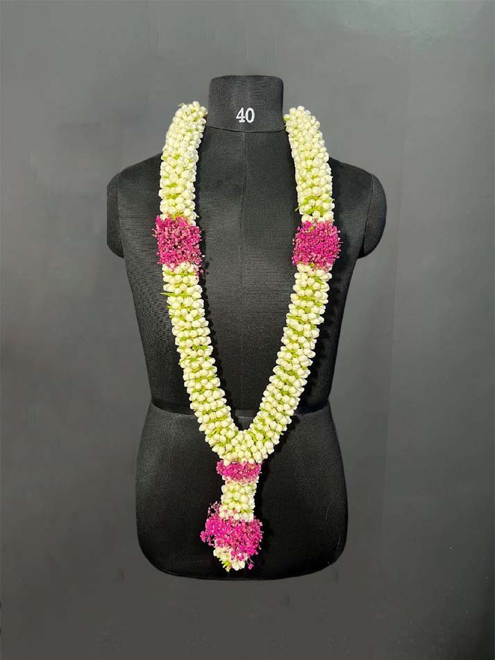 Nanthiyavattam with baby breath